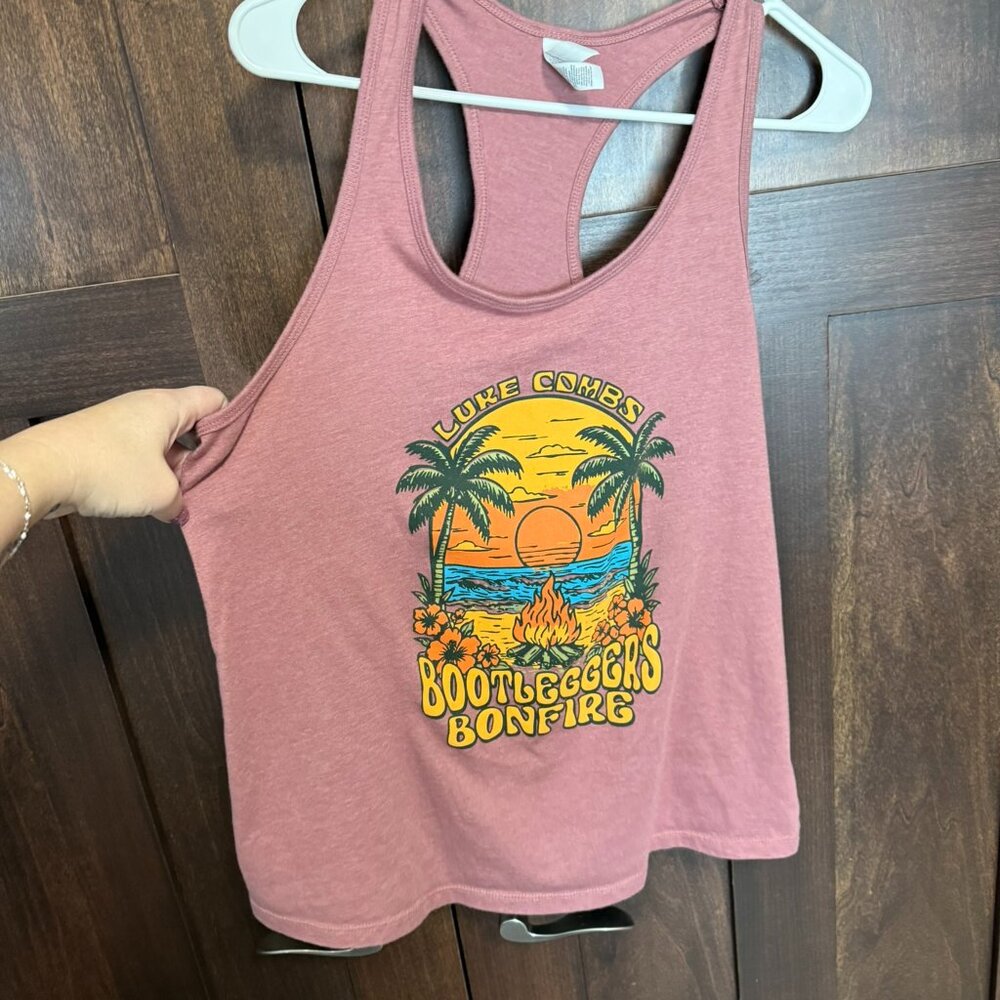 Gently Used 2XL Luke Combs Bootleggers Bonfire 2025 Womens Tank